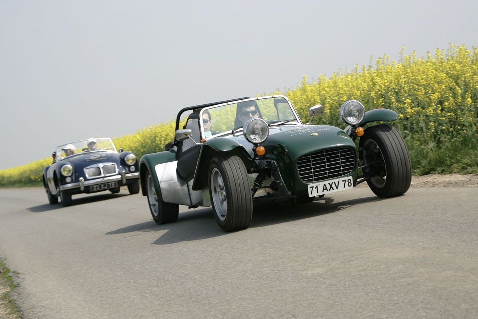 location-caterham-automobiles-collection-team-buiding-coaching-seminaires-incentive-drive-classic-03