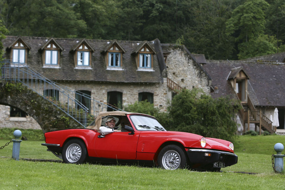 location-triumph-spitfire-incentive-team-building-seminaires-automobiles-collection-drive-classic-8