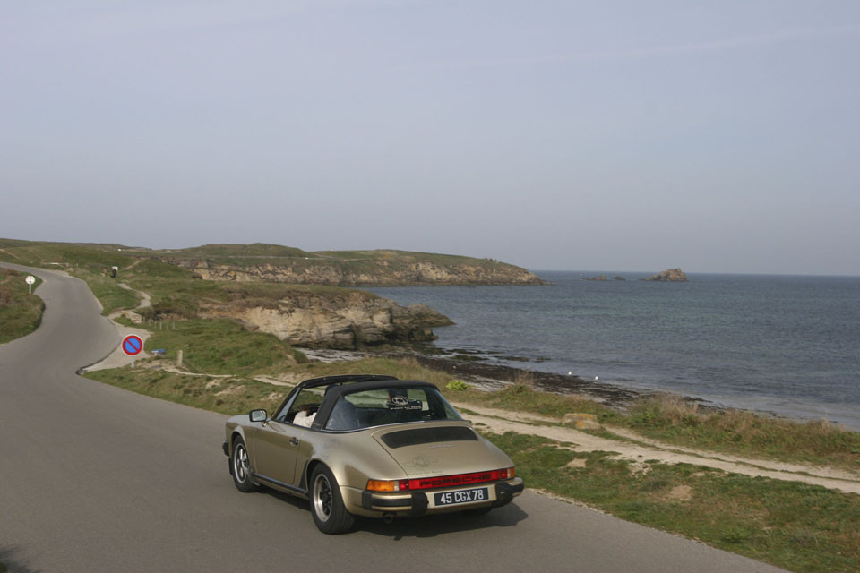 location-porsche-911-targa-seminaires-incentive-team-building-rallyes-location-automobiles-collection-drive-classic-22