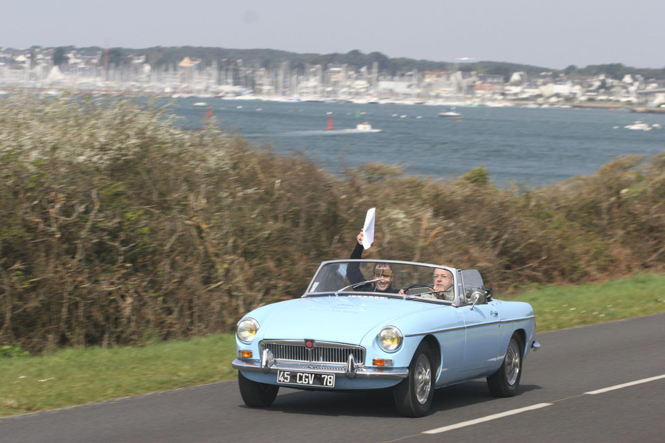 vieille voiture decapotable